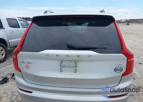 2017 Volvo Xc90 T5 Momentum z USA, uszkodzony, nr VIN YV4102KK3H1114575